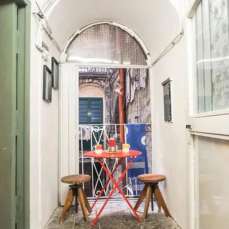 Cute In The Heart Of Nápoles